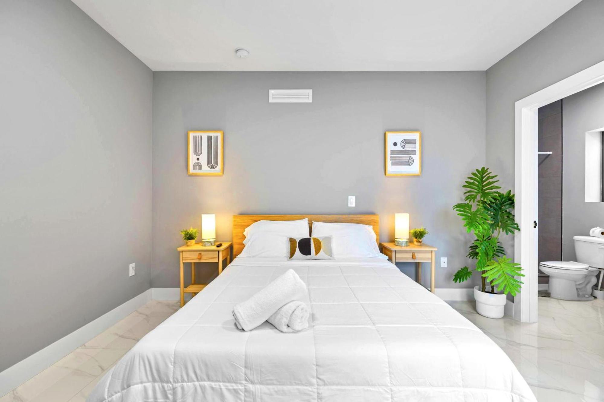 Apartment In - Ideal For Couples & Travelers *